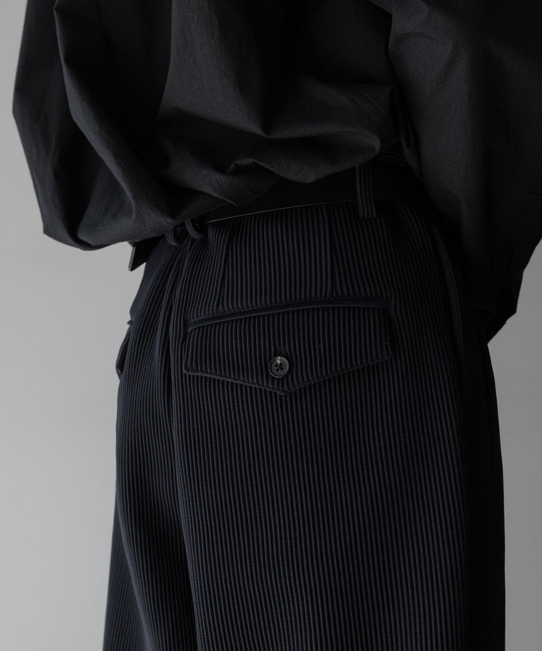 【stein】ssstein シュタインのGRADATION PLEATS WIDE TROUSERSのBLACK　 公式通販サイトsession福岡セレクトショップ