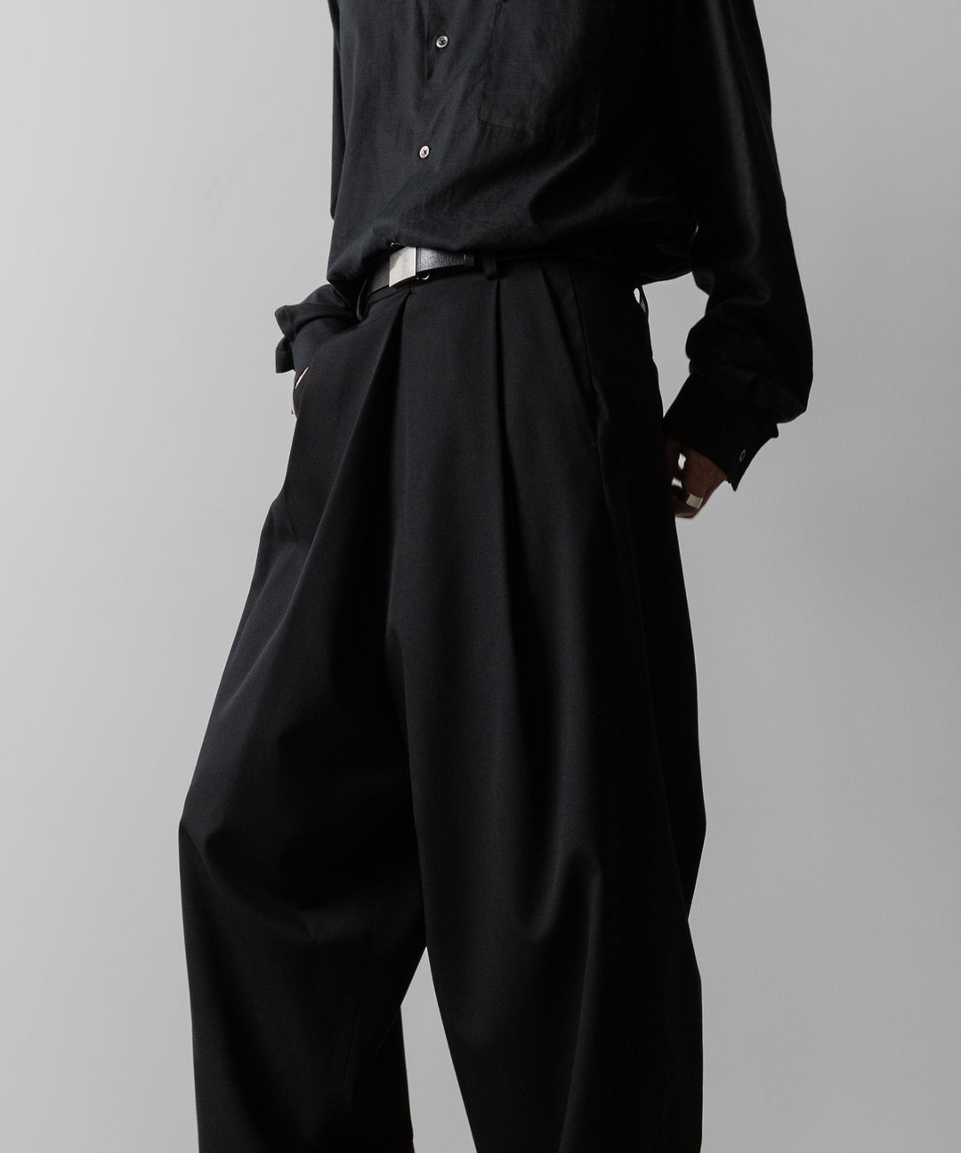 ssstein(シュタイン)のOVERTUCKED EXTRA WIDE TROUSERS(2/72 WOOL GABARDINE)の公式通販サイトsession福岡セレクトショップ