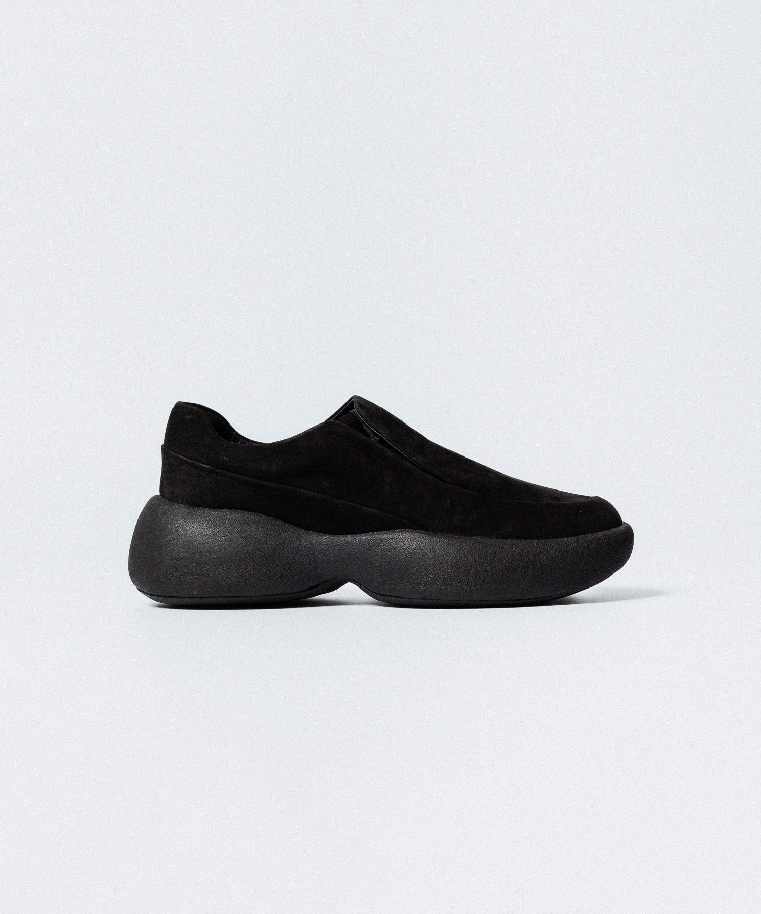 VEIN ヴェインのCOW LEATHER NUBUCK OVAL SOLE  TRAINER - BLACKの公式通販サイトsession福岡セレクトショップ