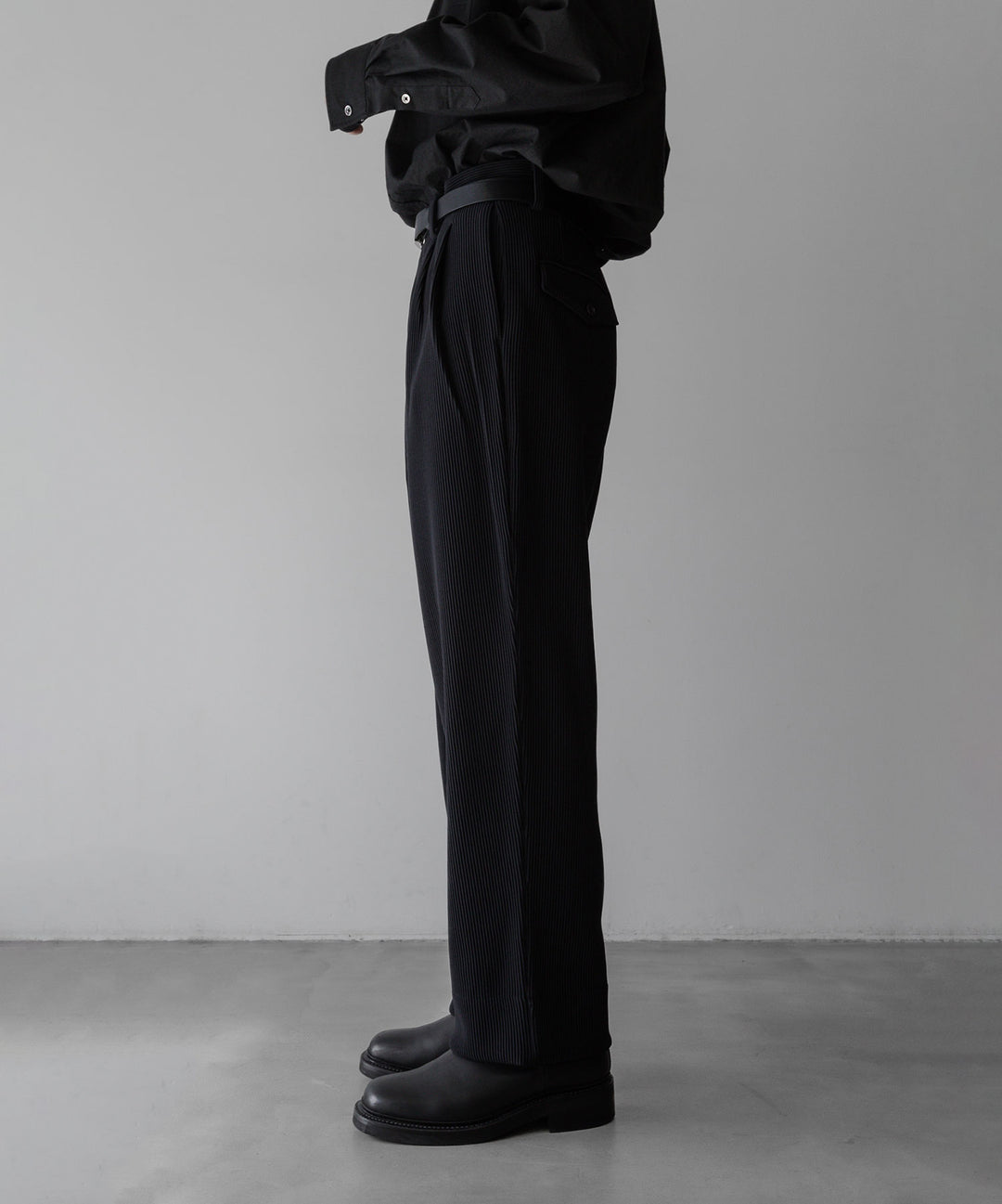 【stein】ssstein シュタインのGRADATION PLEATS WIDE TROUSERSのBLACK　 公式通販サイトsession福岡セレクトショップ