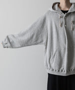 画像をギャラリービューアに読み込む, Fujimoto フジモトのSPRAYED DEEP TUCK HOODIE &quot;OID FABRIC&quot; - GRAYの公式通販サイトsession福岡セレクトショップ
