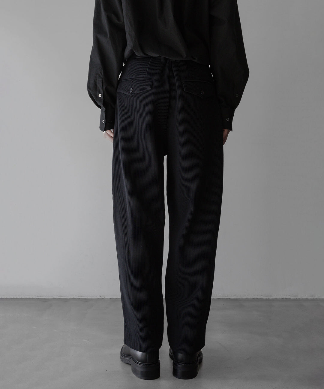 【stein】ssstein シュタインのGRADATION PLEATS WIDE TROUSERSのBLACK　 公式通販サイトsession福岡セレクトショップ