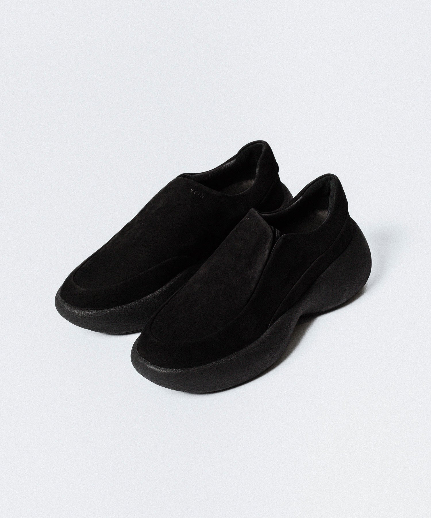 VEIN ヴェインのCOW LEATHER NUBUCK OVAL SOLE  TRAINER - BLACKの公式通販サイトsession福岡セレクトショップ