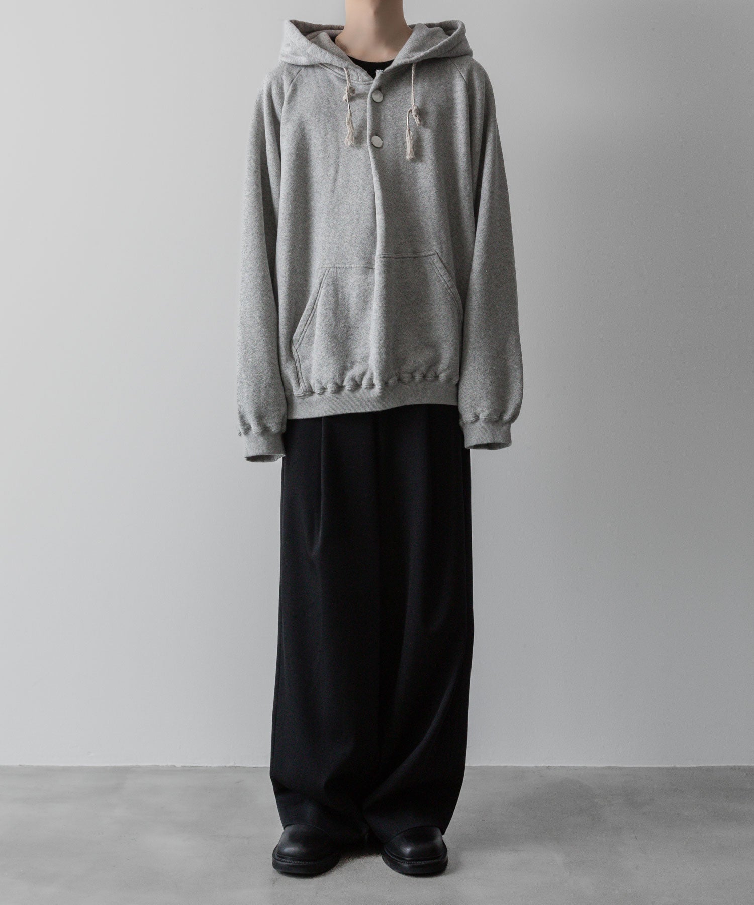 Fujimoto フジモトのSPRAYED DEEP TUCK HOODIE "OID FABRIC" - GRAYの公式通販サイトsession福岡セレクトショップ