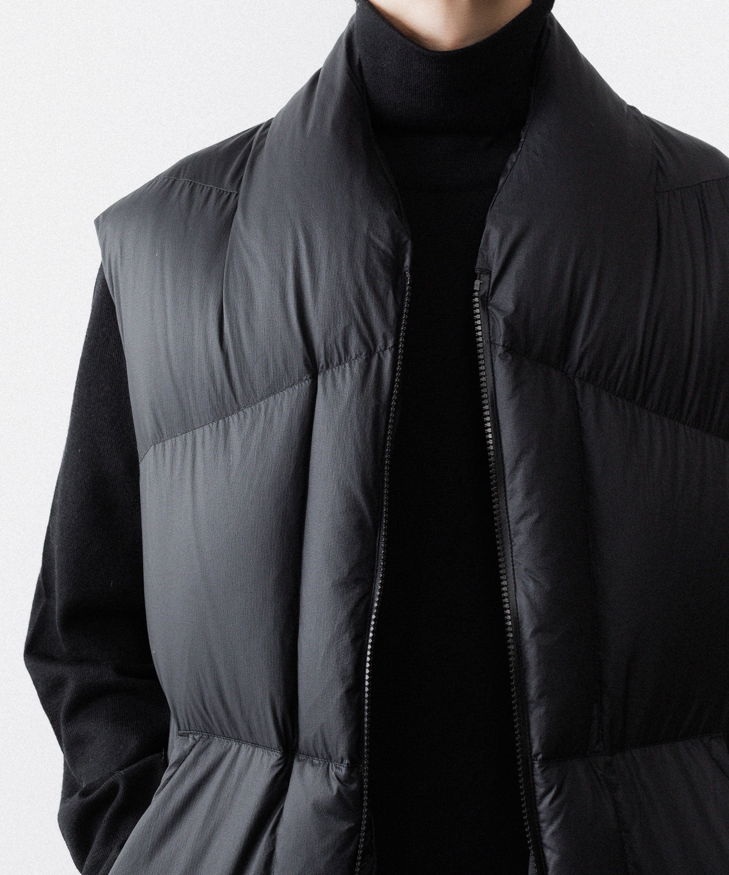 paratrait / パラトレイト】MEMBRANE SHELL DOWN VT - BLACK | 公式