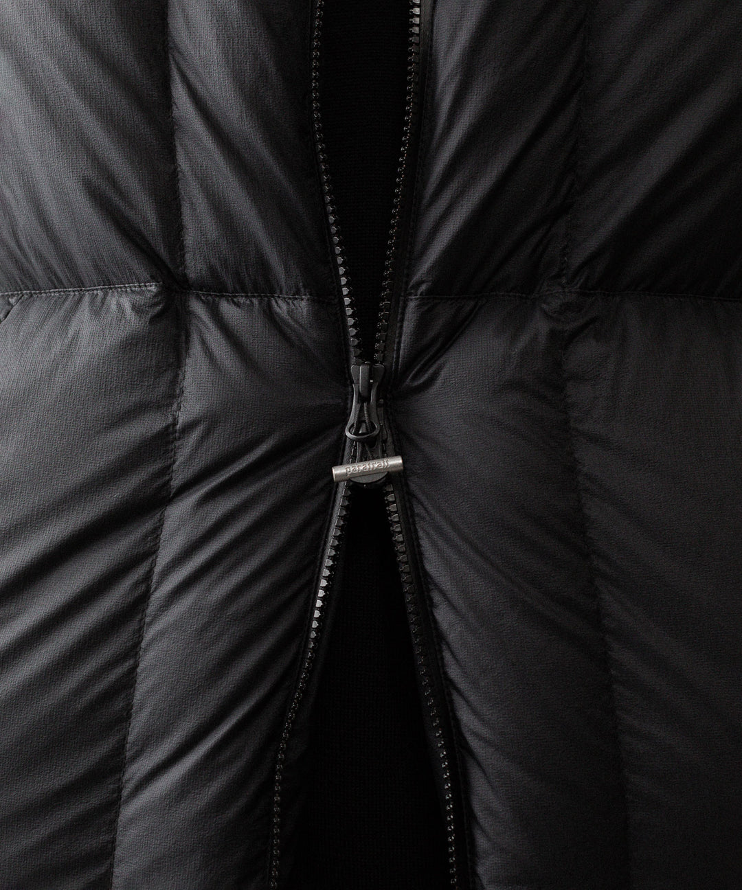 【paratrait】MEMBRANE SHELL DOWN VT - BLACK
