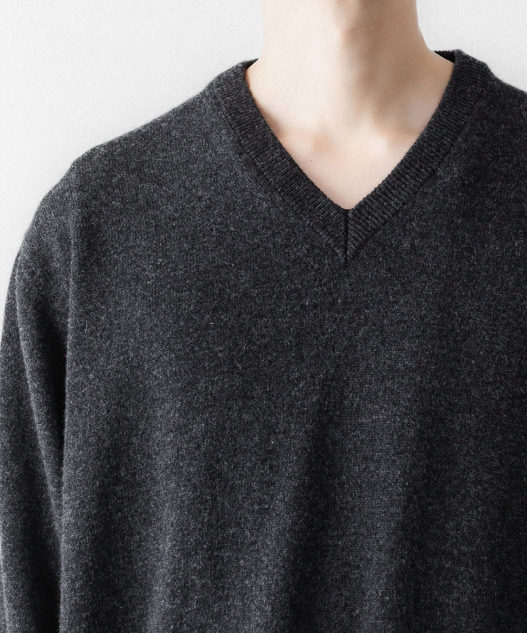 SUBLATIONS サブレーションズのCASHMERE V-NECK KNITのCHARCOAL 公式通販サイトsession福岡セレクトショップ