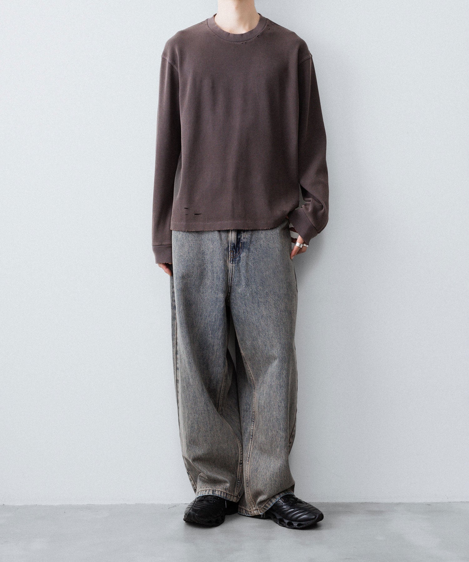 【CODA】GREY ACID WASH EXTENDED CUT LUFT JEANS - GREY ACID WASH