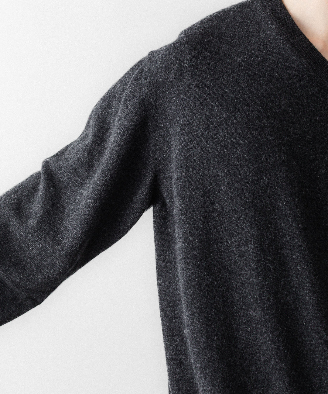 SUBLATIONS サブレーションズのCASHMERE V-NECK KNITのCHARCOAL 公式通販サイトsession福岡セレクトショップ