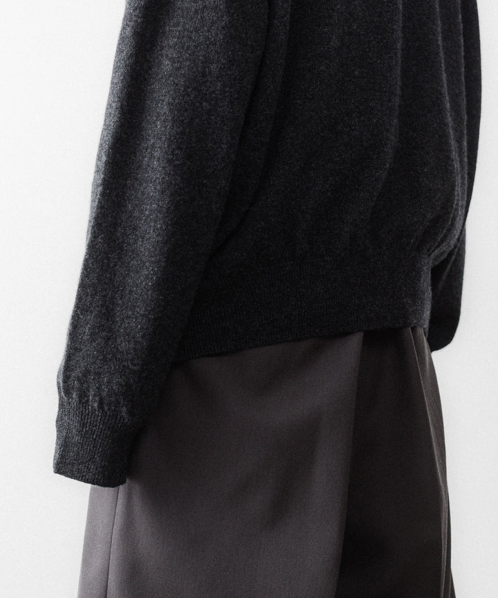 SUBLATIONS サブレーションズのCASHMERE V-NECK KNITのCHARCOAL 公式通販サイトsession福岡セレクトショップ