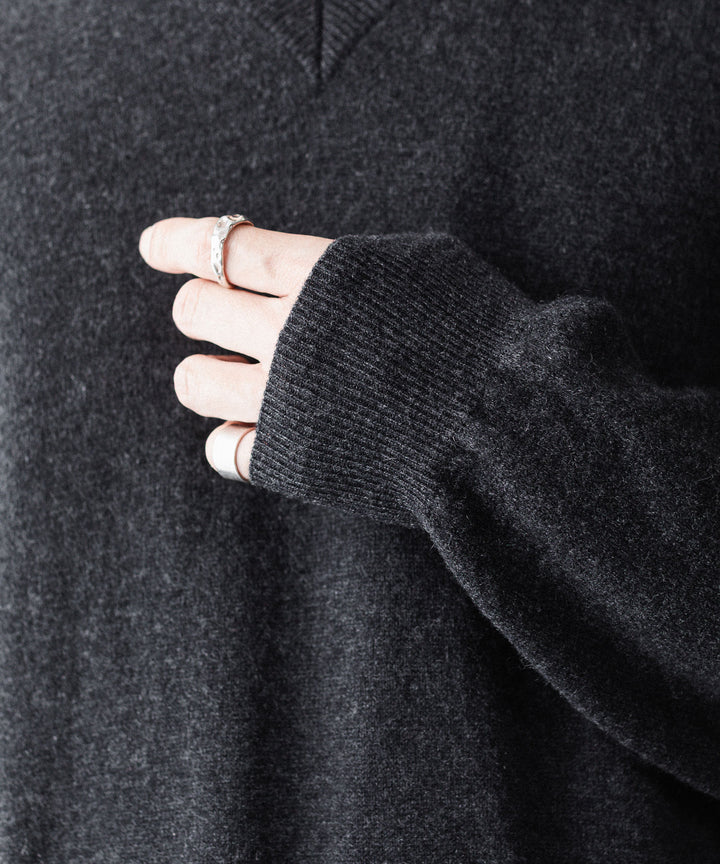 SUBLATIONS サブレーションズのCASHMERE V-NECK KNITのCHARCOAL 公式通販サイトsession福岡セレクトショップ