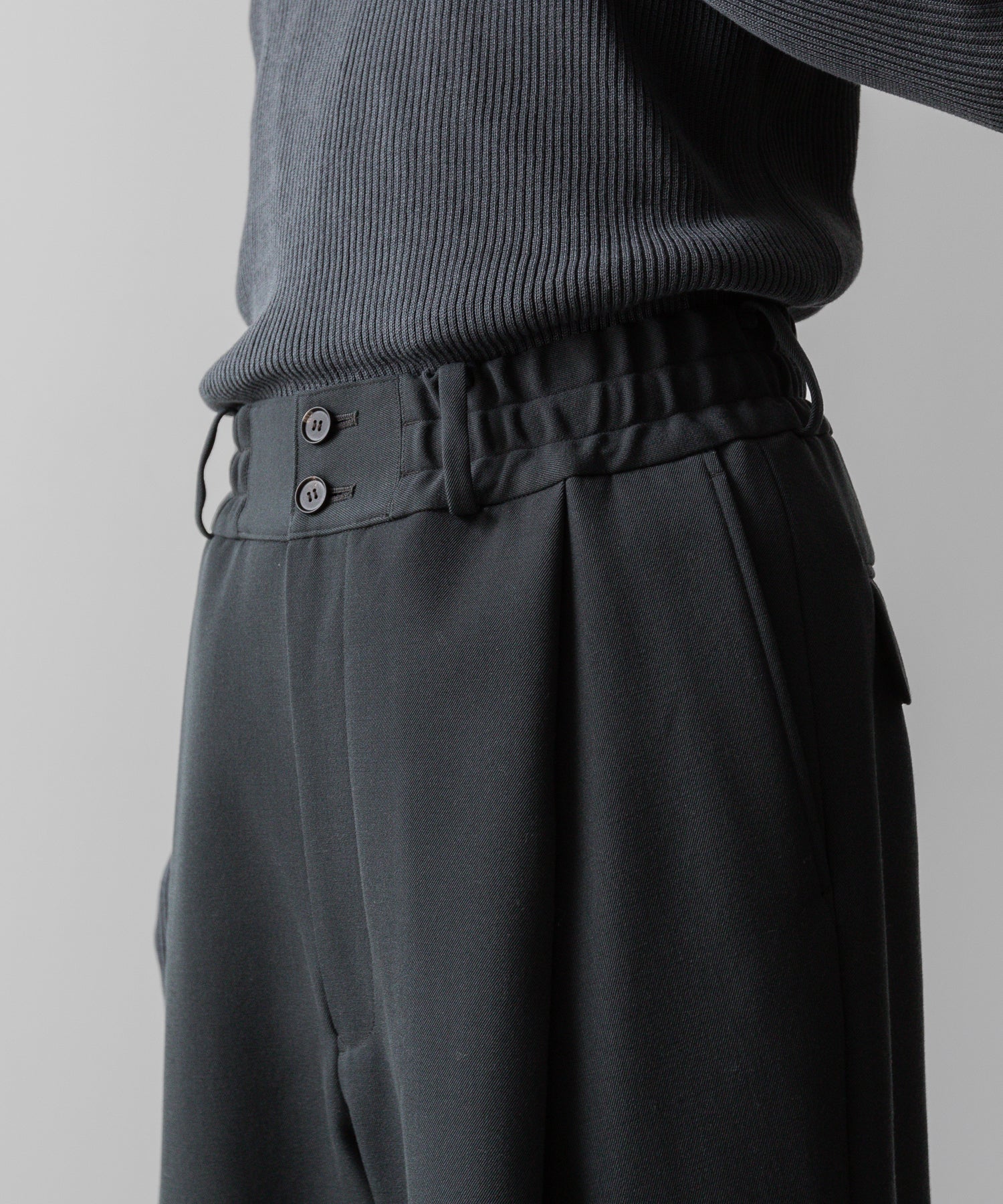 SUBLATIONS サブレーションズのHEAVY WOOL GABARDINE FLARE EASY TROUSERS - SLATE GREYの公式通販サイトsession福岡セレクトショップ