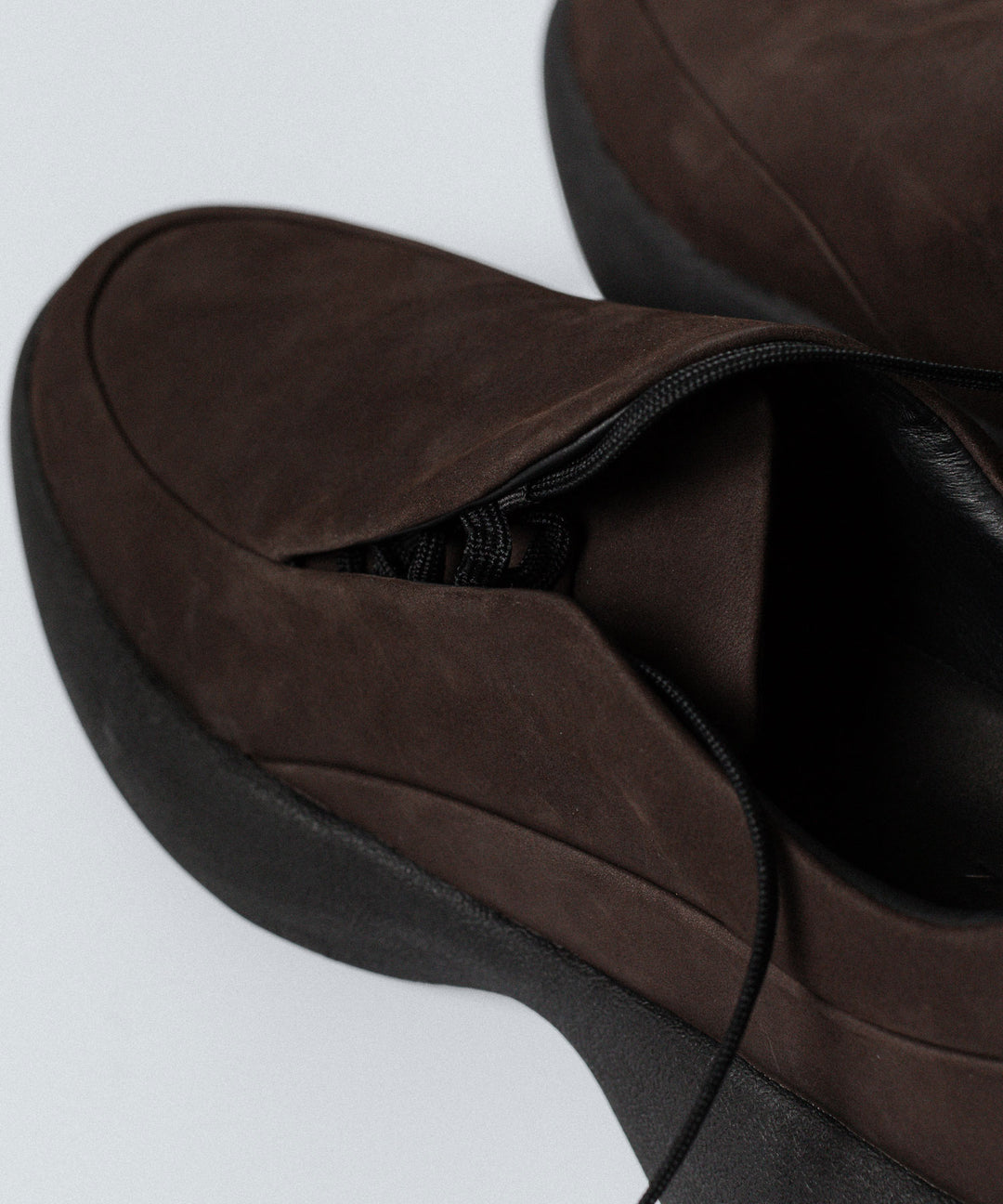 VEIN ヴェインのCOW LEATHER NUBUCK OVAL SOLE  TRAINER - BROWNの公式通販サイトsession福岡セレクトショップ