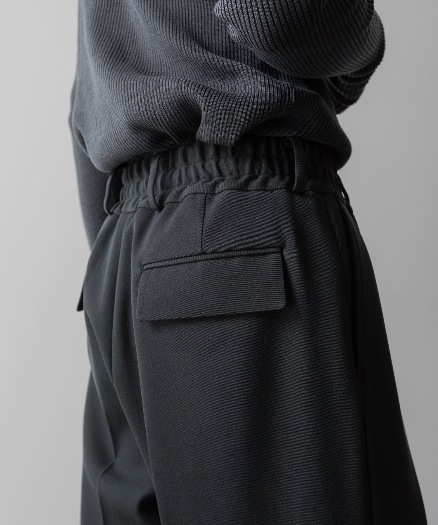 SUBLATIONS サブレーションズのHEAVY WOOL GABARDINE FLARE EASY TROUSERS - SLATE GREYの公式通販サイトsession福岡セレクトショップ