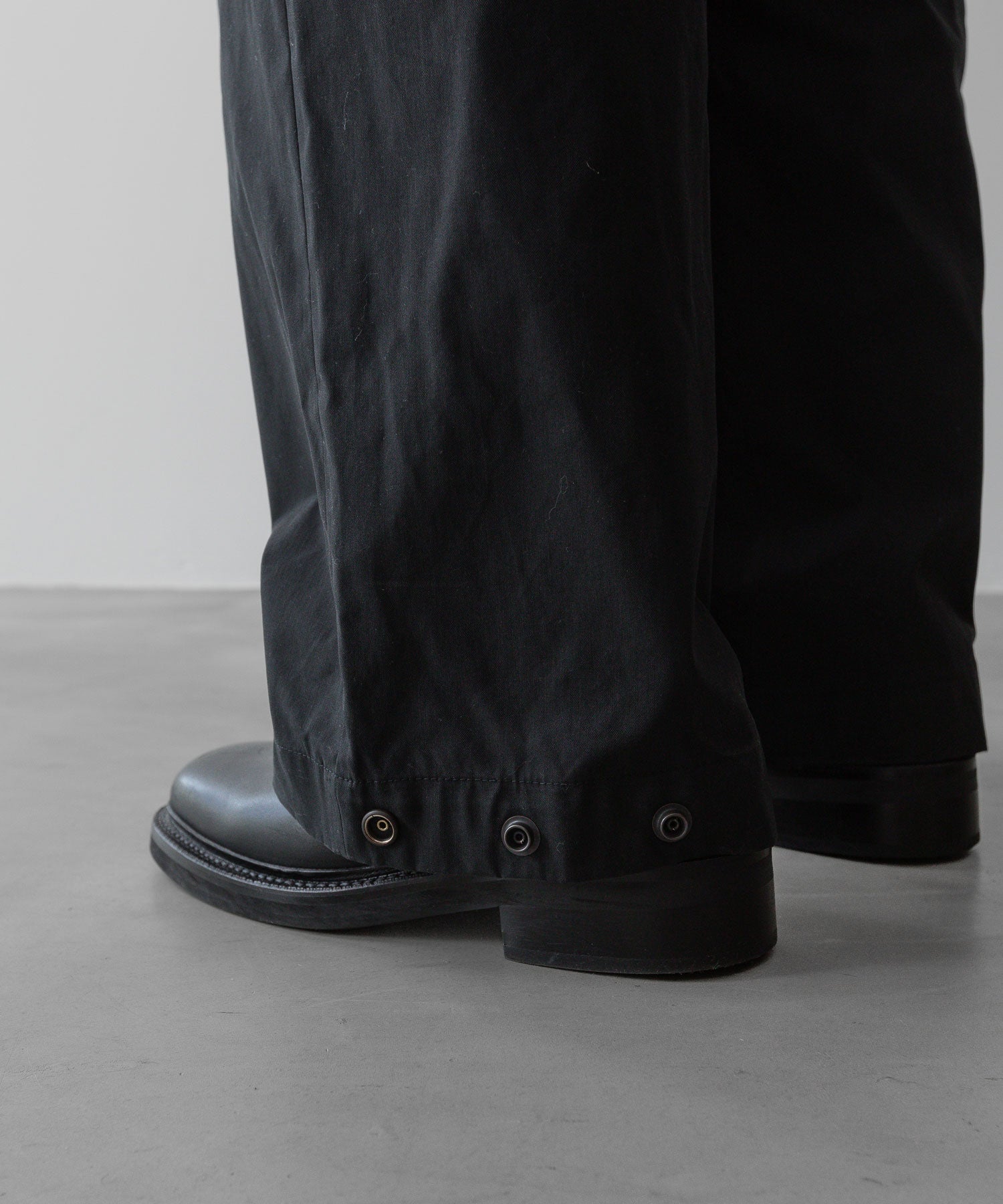 【ANTHEM A】COTTON TWILL NO-BRAINER PANTS - BLACK