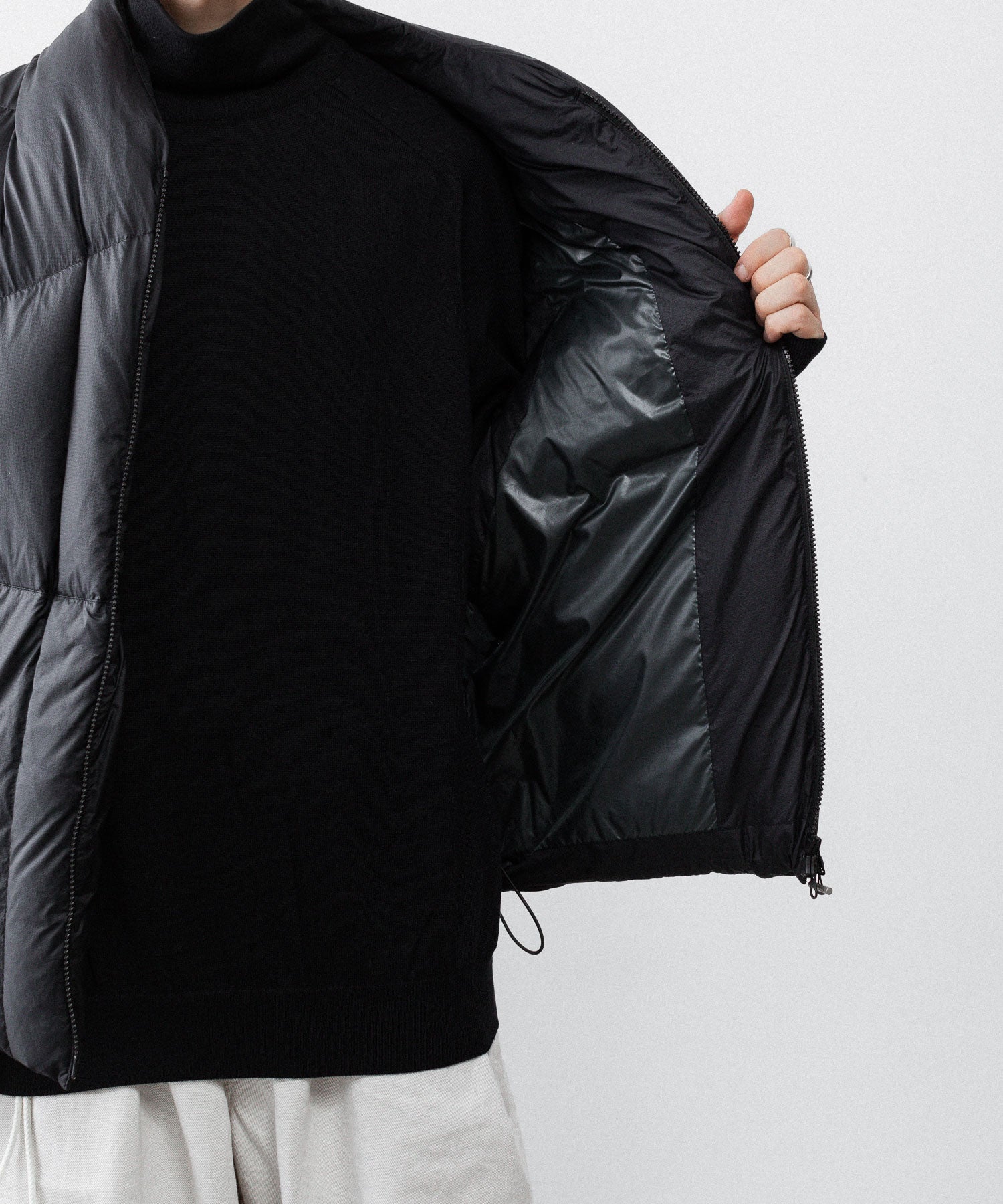 PARATRAIT/パラトレイト MEMBRANE SHELL DOWN VT paratrait / パラトレイト】MEMBRANE SHELL DOWN VT - BLACK | 公式