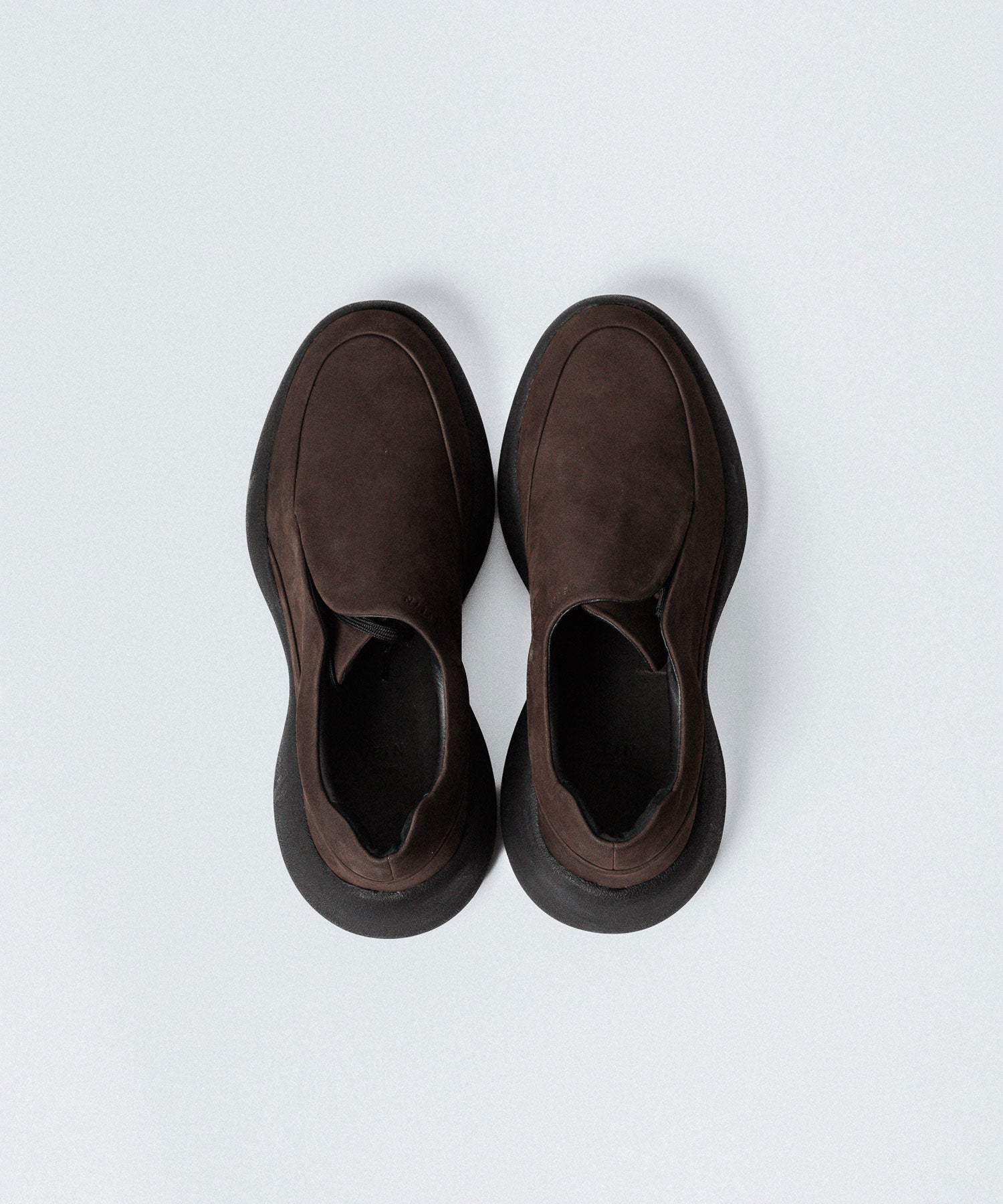 VEIN ヴェインのCOW LEATHER NUBUCK OVAL SOLE  TRAINER - BROWNの公式通販サイトsession福岡セレクトショップ