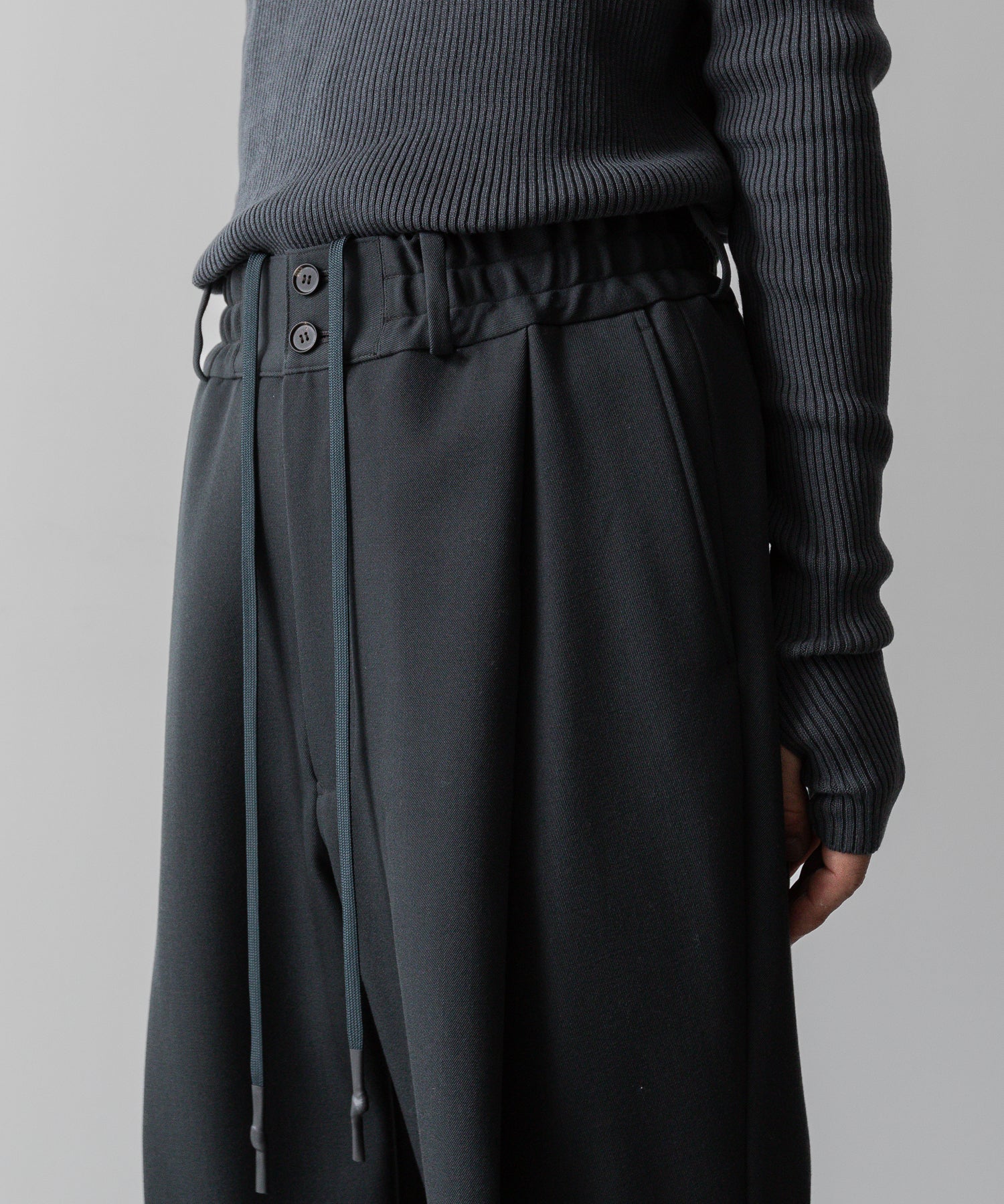 SUBLATIONS サブレーションズのHEAVY WOOL GABARDINE FLARE EASY TROUSERS - SLATE GREYの公式通販サイトsession福岡セレクトショップ