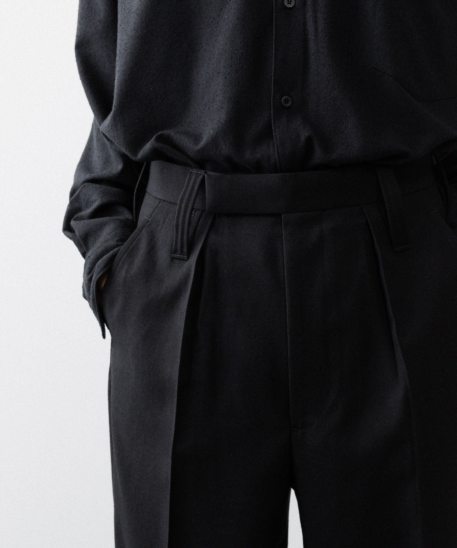 INTÉRIM インテリム MILITARY WOOL SERGE 1-TUCK FRENCH ARMY WIDE TAPERED TROUSERのBLACK 公式通販サイトsession福岡セレクトショップ