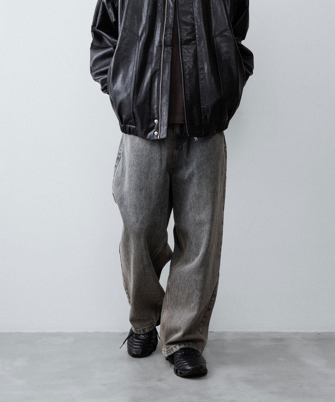 【CODA】GREY ACID WASH EXTENDED CUT LUFT JEANS - GREY ACID WASH