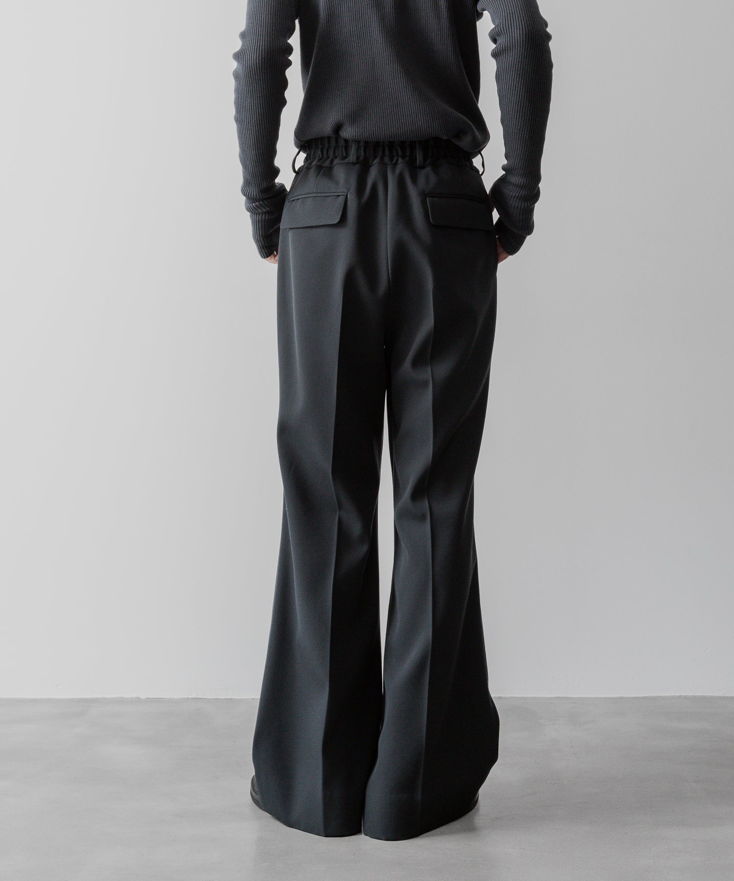 SUBLATIONS サブレーションズのHEAVY WOOL GABARDINE FLARE EASY TROUSERS - SLATE GREYの公式通販サイトsession福岡セレクトショップ