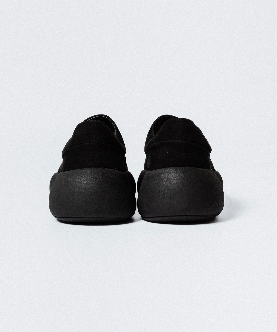 VEIN ヴェインのCOW LEATHER NUBUCK OVAL SOLE  TRAINER - BLACKの公式通販サイトsession福岡セレクトショップ