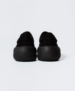 VEIN 】COW LEATHER NUBUCK OVAL SOLE TRAINER - BLACK | 公式通販