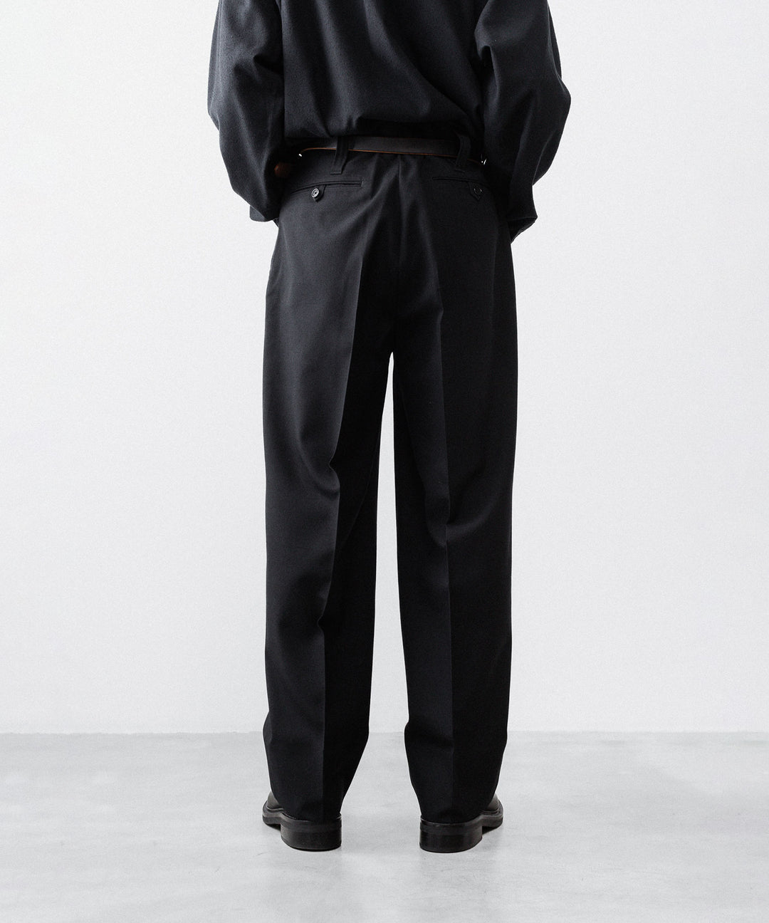 INTÉRIM インテリム MILITARY WOOL SERGE 1-TUCK FRENCH ARMY WIDE TAPERED TROUSERのBLACK 公式通販サイトsession福岡セレクトショップ