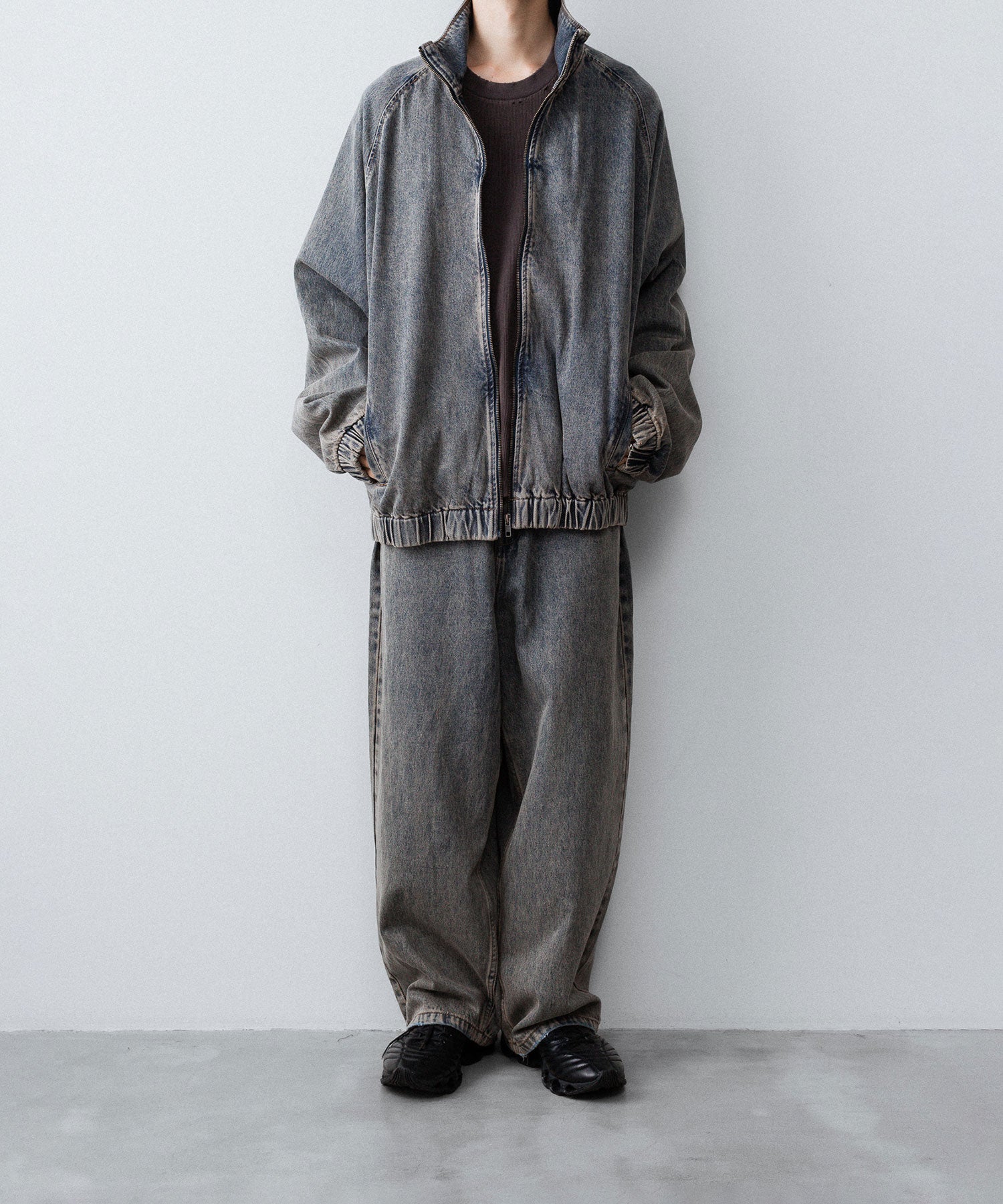 【CODA】GREY ACID WASH EXTENDED CUT LUFT JEANS - GREY ACID WASH