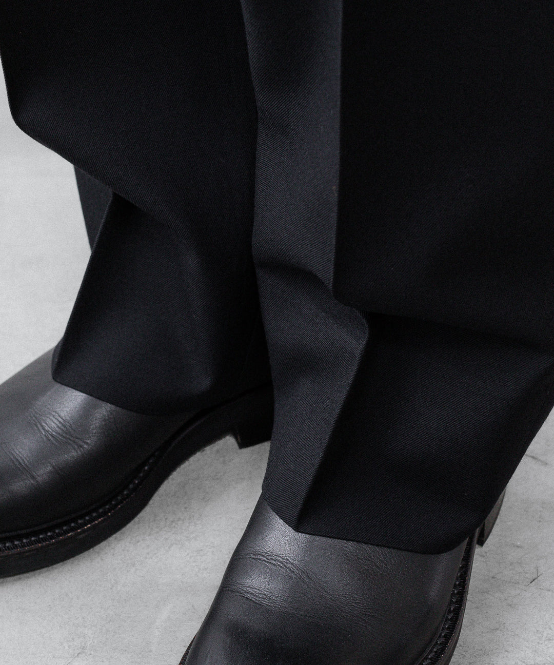 INTÉRIM インテリム MILITARY WOOL SERGE 1-TUCK FRENCH ARMY WIDE TAPERED TROUSERのBLACK 公式通販サイトsession福岡セレクトショップ