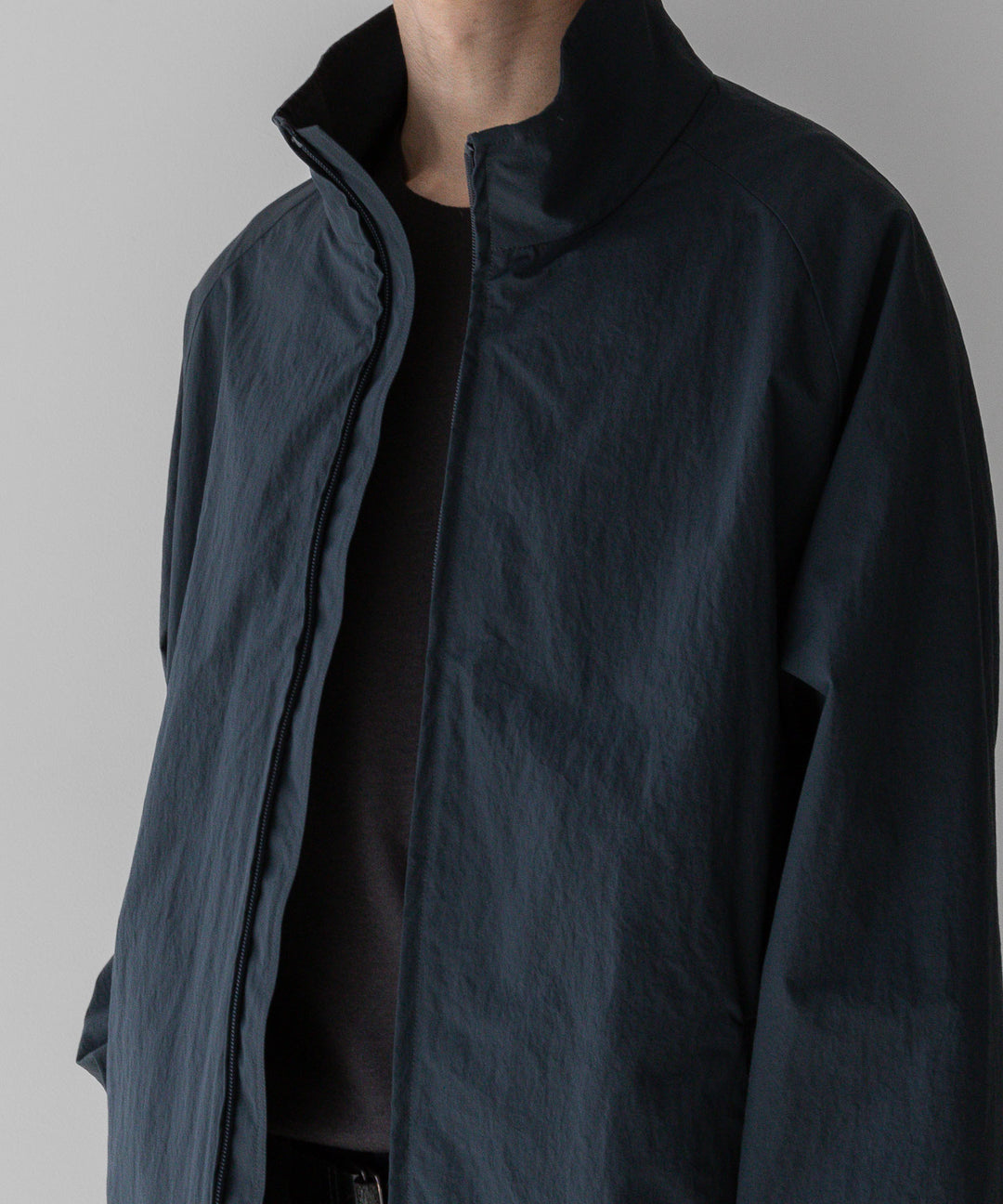 stein(シュタイン)の23AWコレクションWINDBREAKER STAND COLLAR JACKETのDARK GREY 公式通販サイトsession福岡セレクトショップ