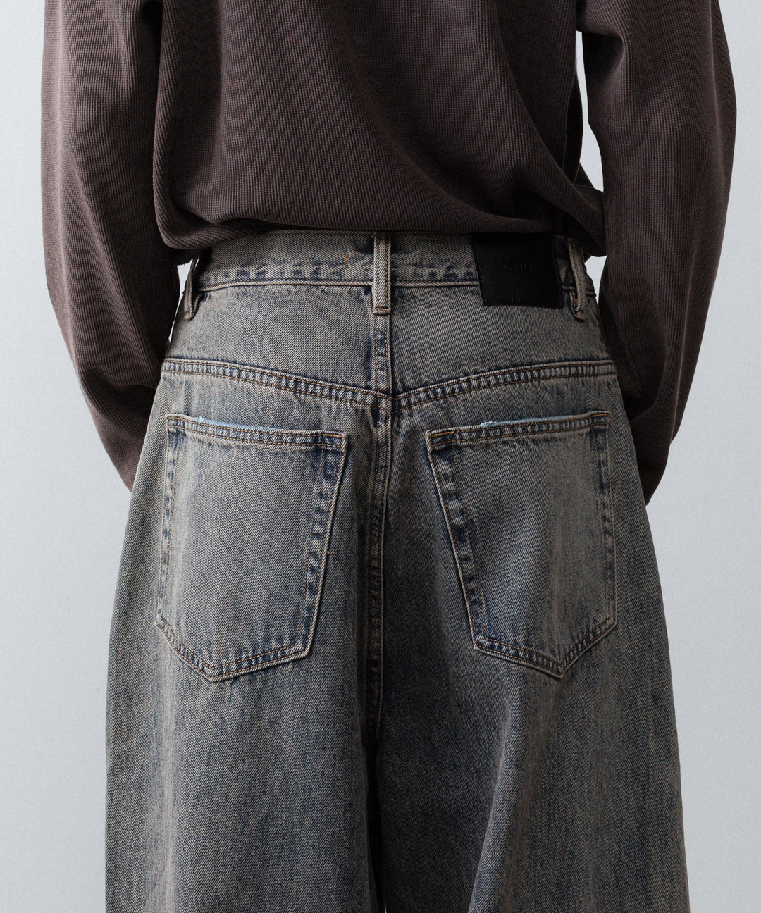【CODA】GREY ACID WASH EXTENDED CUT LUFT JEANS - GREY ACID WASH