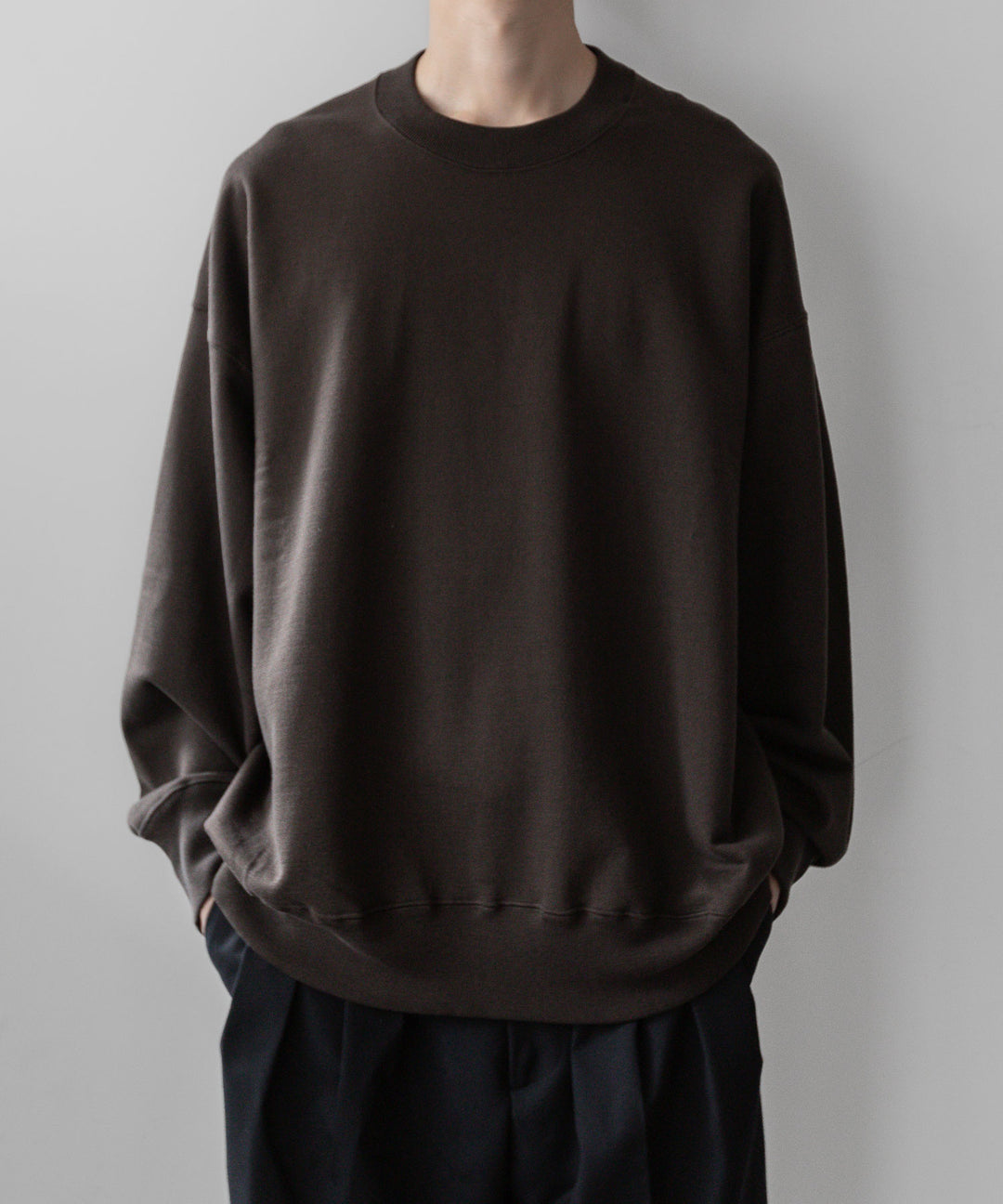stein(シュタイン)の23AWコレクションOVERSIZED UNTWISTED YARN SWEAT LS のMILITARY KHAKI