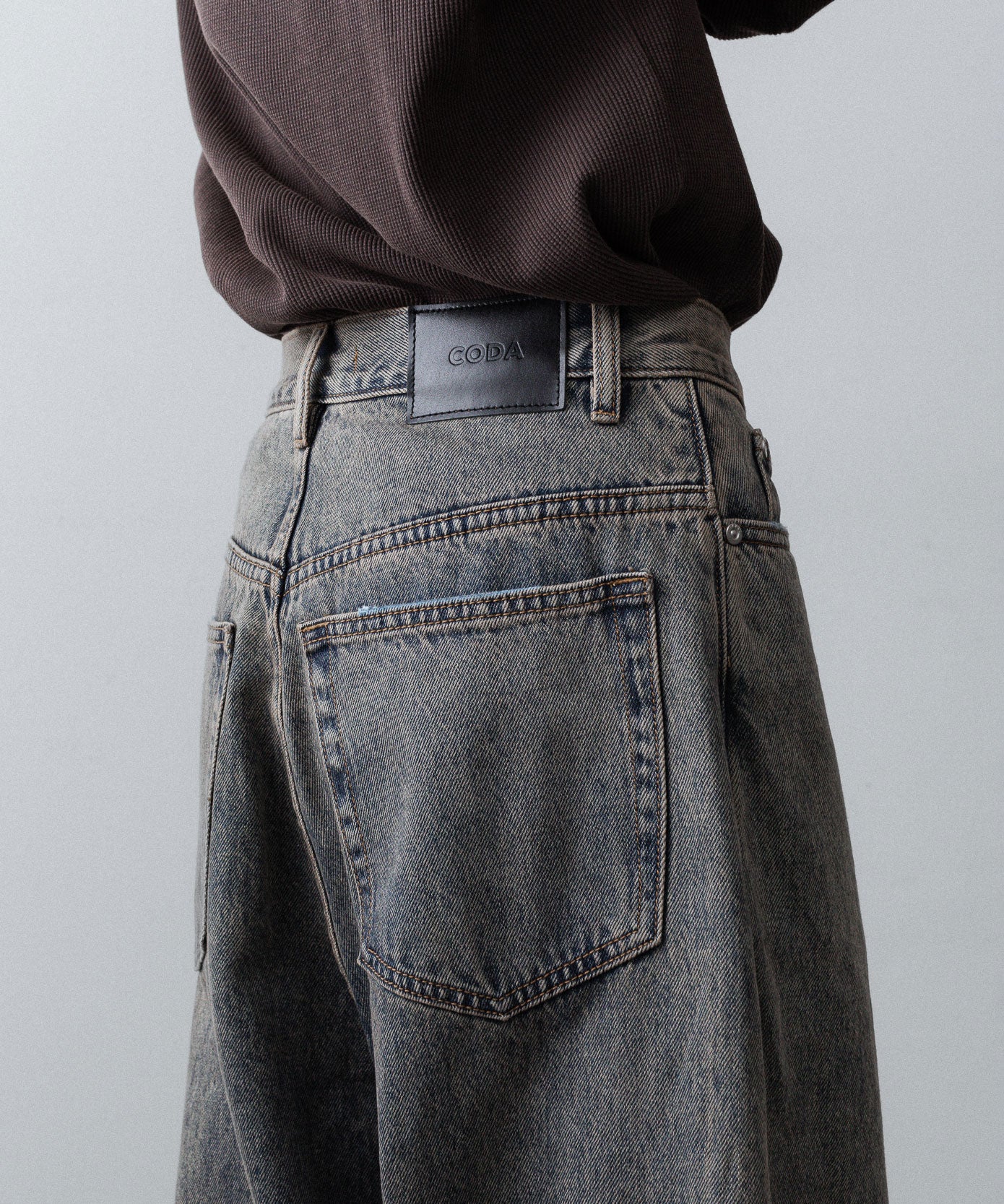 【CODA】GREY ACID WASH EXTENDED CUT LUFT JEANS - GREY ACID WASH