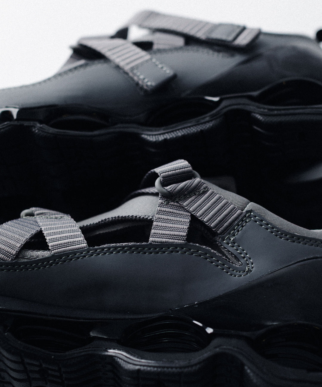 MIZUNO ミズノのWAVE PROPHECY STRAPのQUIET SHADE / BLACK 公式通販サイトsession福岡セレクトショップ