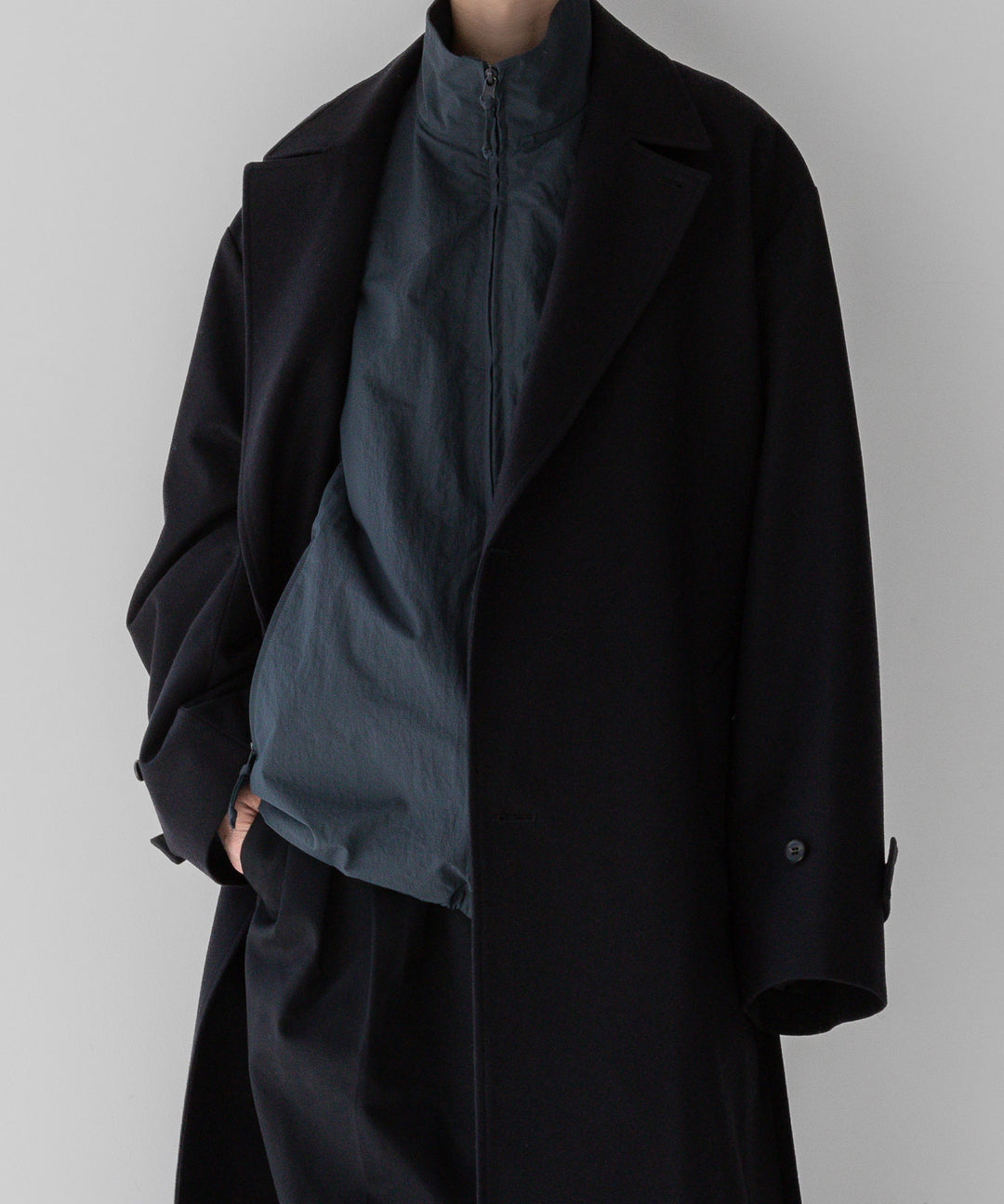 stein(シュタイン)の23AWコレクションWINDBREAKER STAND COLLAR JACKETのDARK GREY 公式通販サイトsession福岡セレクトショップ