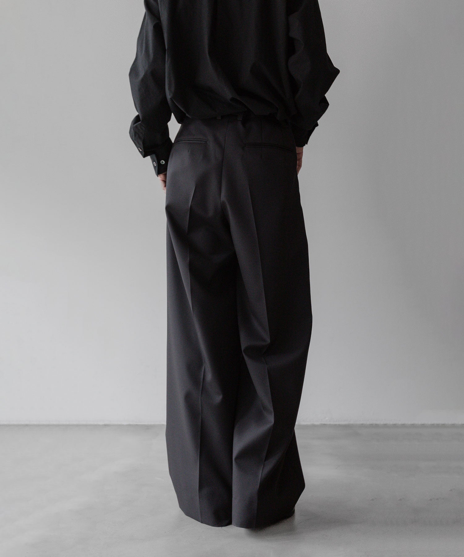 stein / シュタイン】EXTRA WIDE TROUSERS - DARK CHARCOAL | 公式通販 ...