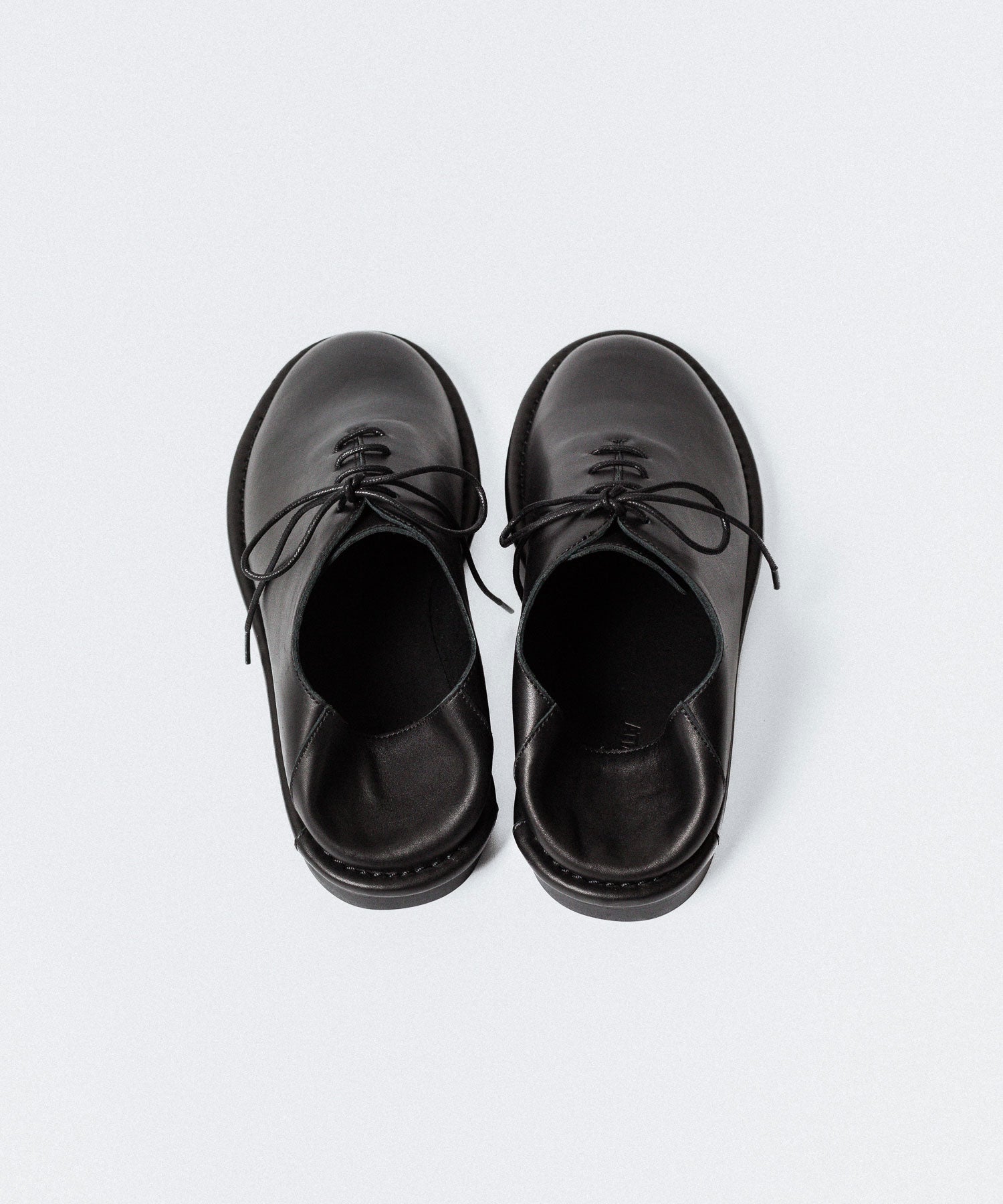 ATTACHMENT アタッチメントのCOW LEATHER BABOUCHE - BLACKの公式通販サイトsession福岡セレクトショップ