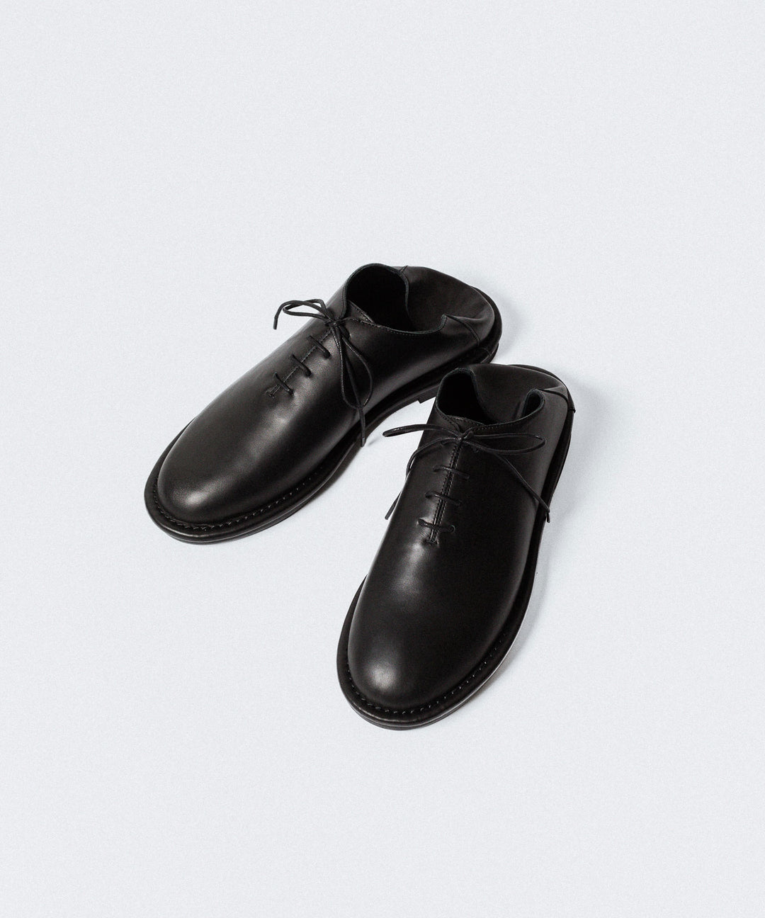 ATTACHMENT アタッチメントのCOW LEATHER BABOUCHE - BLACKの公式通販サイトsession福岡セレクトショップ