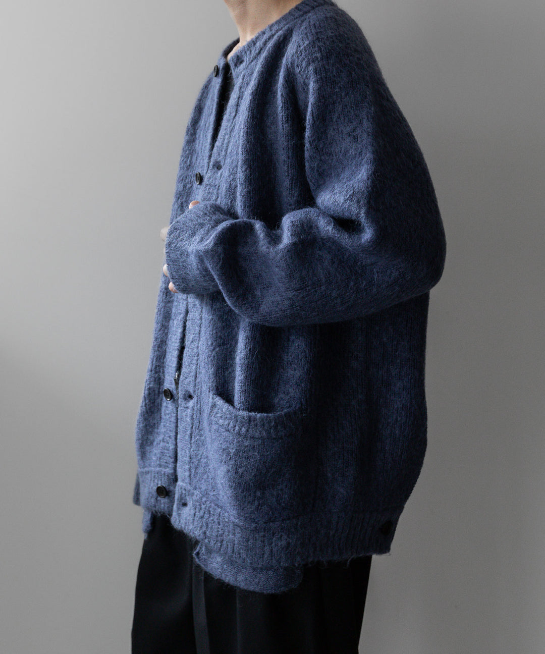 stein(シュタイン)の23AWコレクションKID MOHAIR KNIT CARDIGANのBLUE GREY