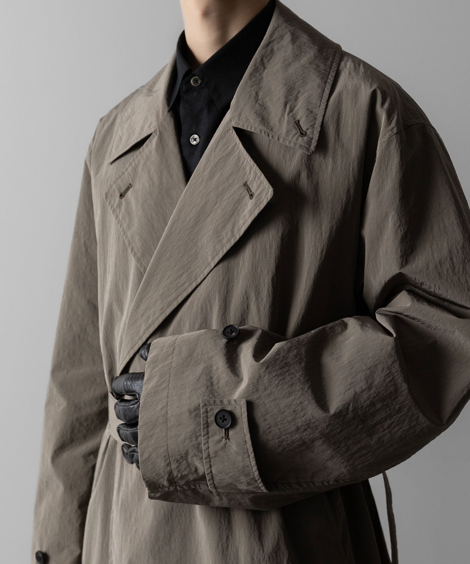 ssstein(シュタイン)のWINDPROOF NYLON DOUBLE BREASTED COAT - TAUPE 公式通販サイトsession福岡セレクトショップ