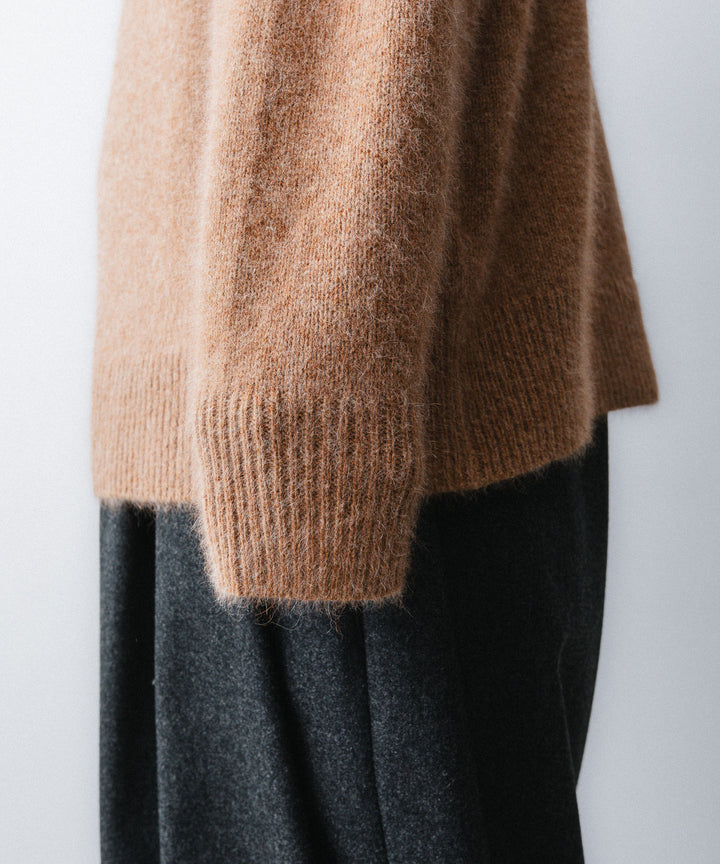 【nakedgauge】 FOX CUDDLE SWEATER - HAYSTACK