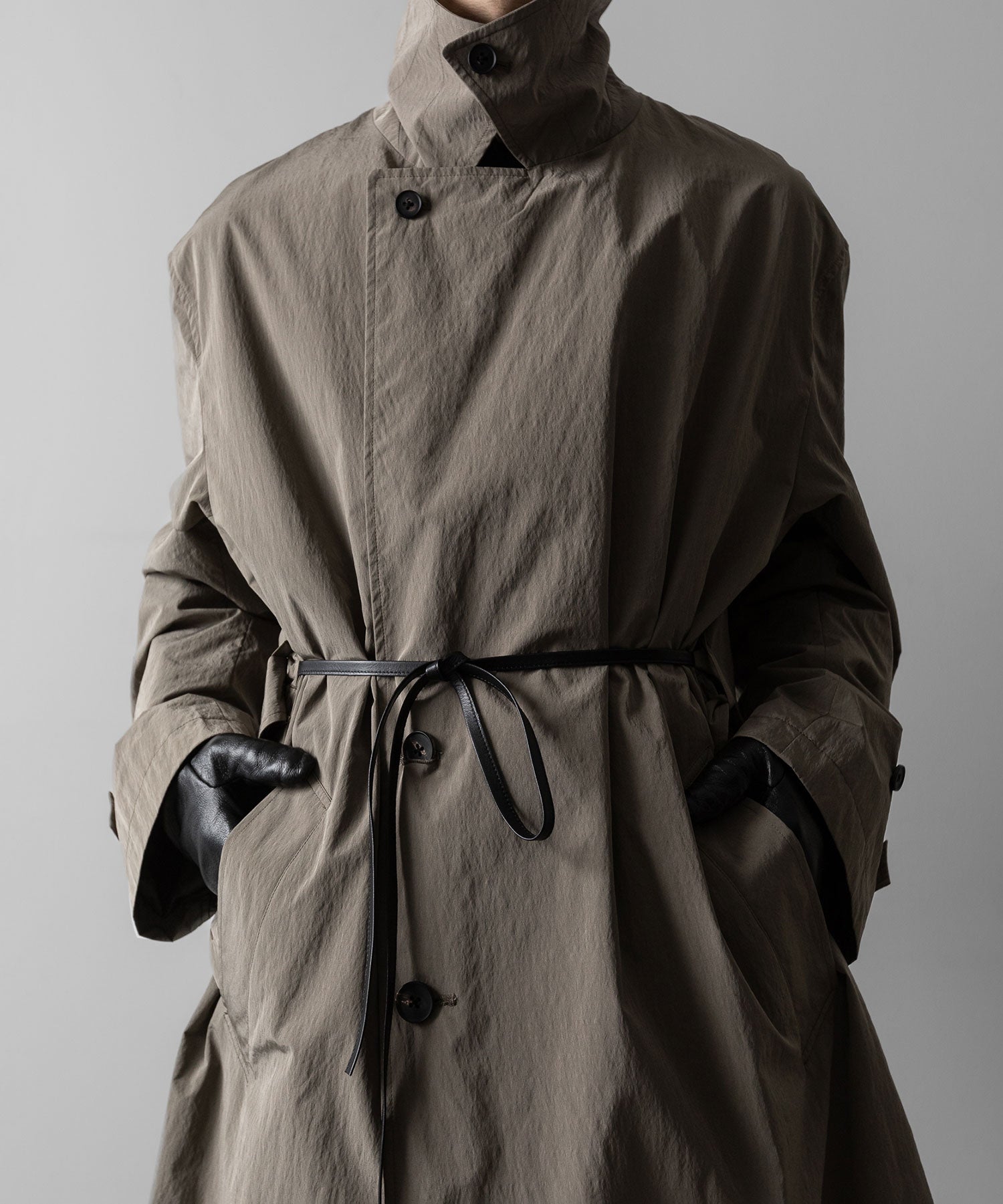 ssstein(シュタイン)のWINDPROOF NYLON DOUBLE BREASTED COAT - TAUPE 公式通販サイトsession福岡セレクトショップ