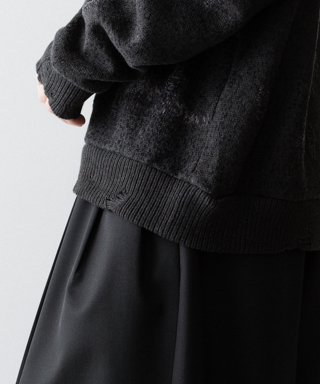 SUBLATIONS サブレーションズの26SSのANIMAL JACQUARD V-NECK KNIの公式通販サイトsession福岡セレクトショップ