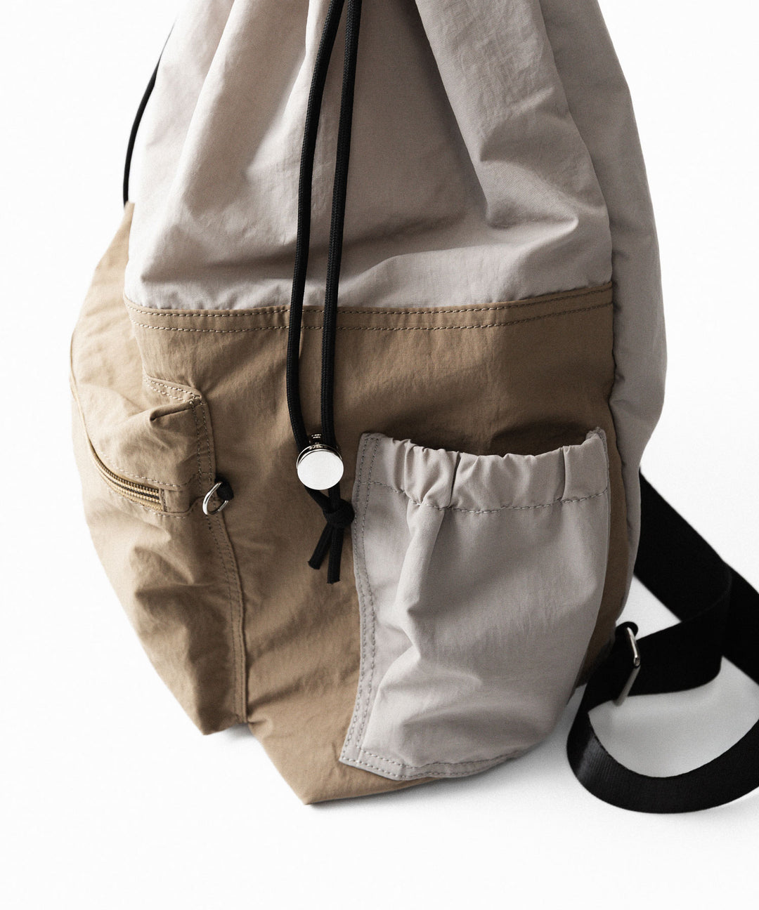 UJOH((ウジョー)×Reebok(リーボック)のDRAW CORD BAGのBEIGE 公式通販サイトsession福岡セレクトショップ