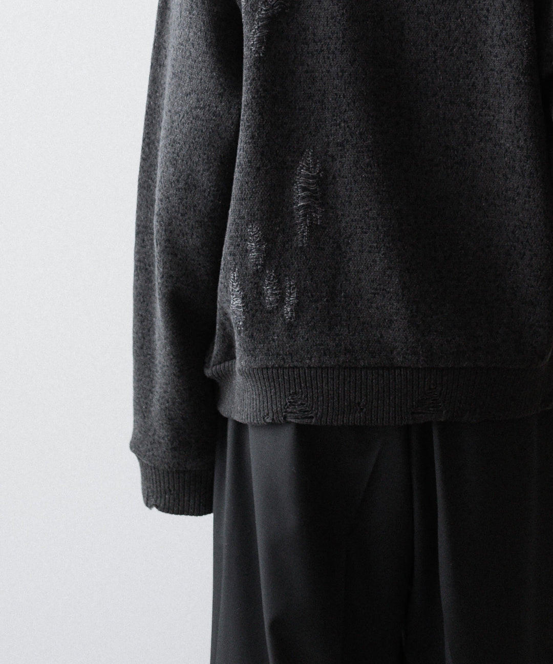 SUBLATIONS サブレーションズの26SSのANIMAL JACQUARD V-NECK KNIの公式通販サイトsession福岡セレクトショップ