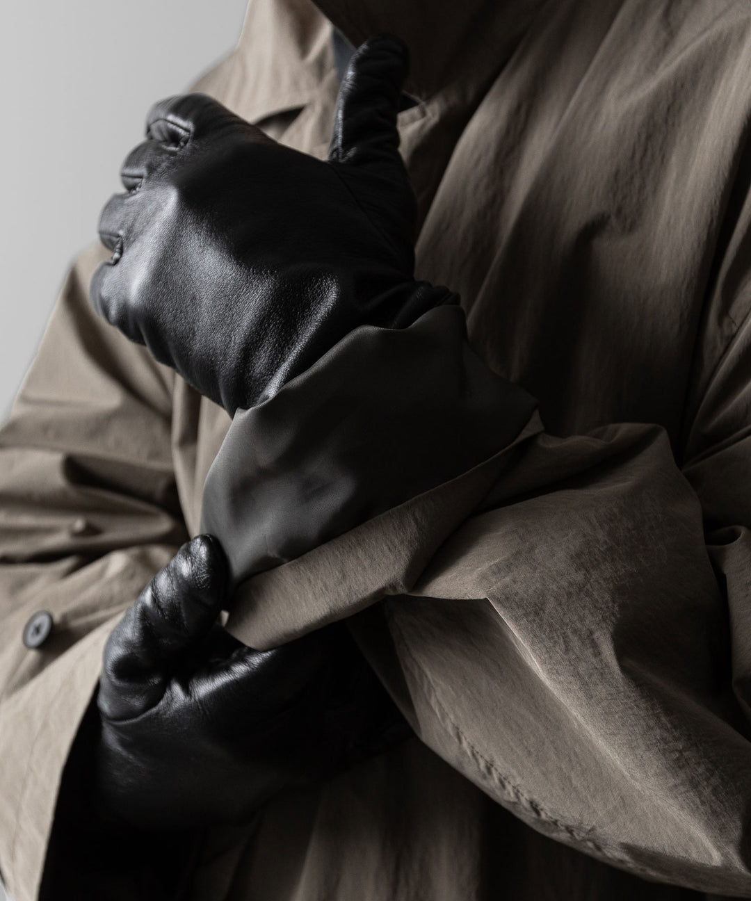 ssstein(シュタイン)のWINDPROOF NYLON DOUBLE BREASTED COAT - TAUPE 公式通販サイトsession福岡セレクトショップ