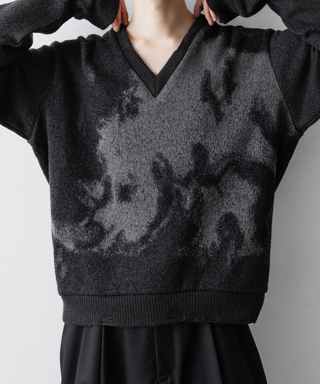 SUBLATIONS サブレーションズの26SSのANIMAL JACQUARD V-NECK KNIの公式通販サイトsession福岡セレクトショップ