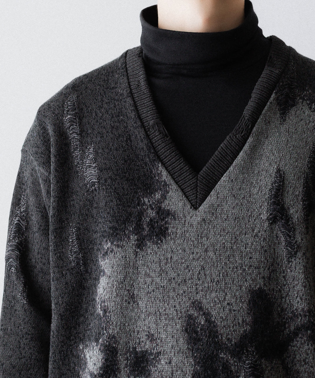 SUBLATIONS サブレーションズの26SSのANIMAL JACQUARD V-NECK KNIの公式通販サイトsession福岡セレクトショップ