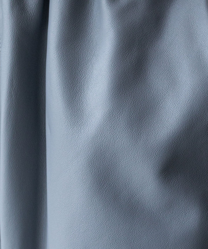 stein(シュタイン)の23AWコレクションLEATHER WIDE EASY SHORT TROUSERSのBLUE GREY